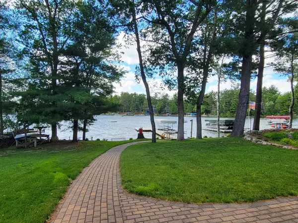 N2283 COUNTRY LN, Waupaca, WI 54981-9744