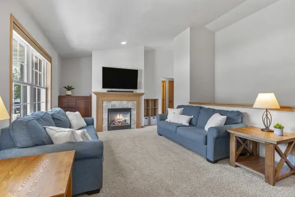 W6432 ROCKY MOUNTAIN DR, Greenville, WI 54942