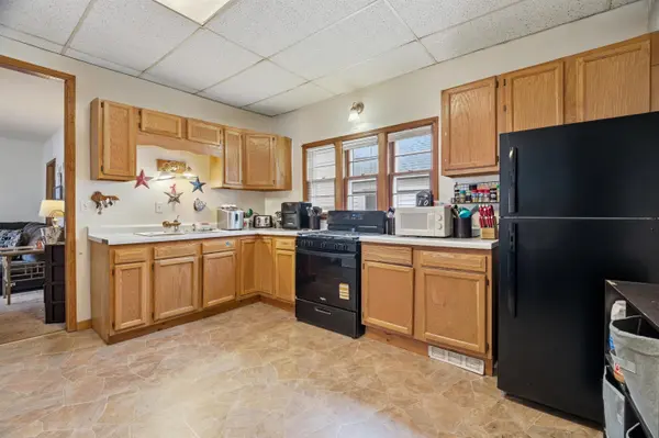 613 SHAWANO AVE, Oshkosh, WI 54901