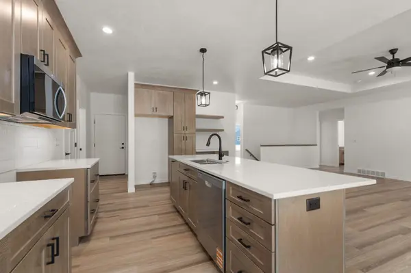 W5758 CORK LN, Menasha, WI 54952