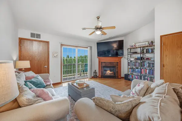 516 RIVER RD #3, Columbus, WI 53925