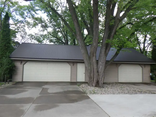 109 MCKINLEY AVE, Clintonville, WI 54929