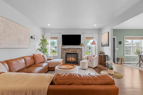 2066 W HERON LN, Appleton, WI 54913