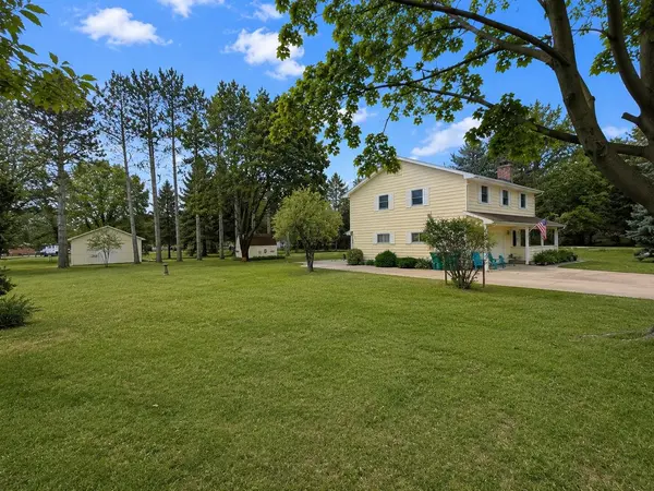 923 BARBARA LN, Marinette, WI 54143