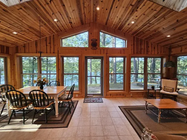 W5340 BADGER LN, Wild Rose, WI 54984