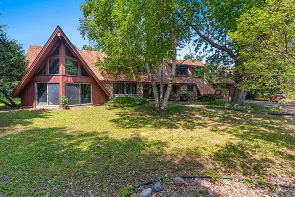 200 LAKE RD, Menasha, WI 54952-3419