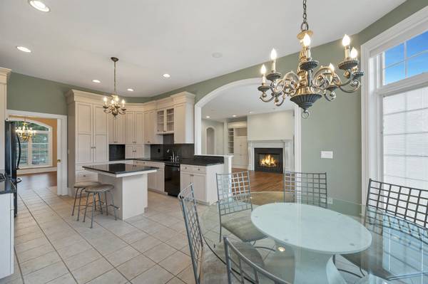 1127 PLEASANT VALLEY DR, Oneida, WI 54155