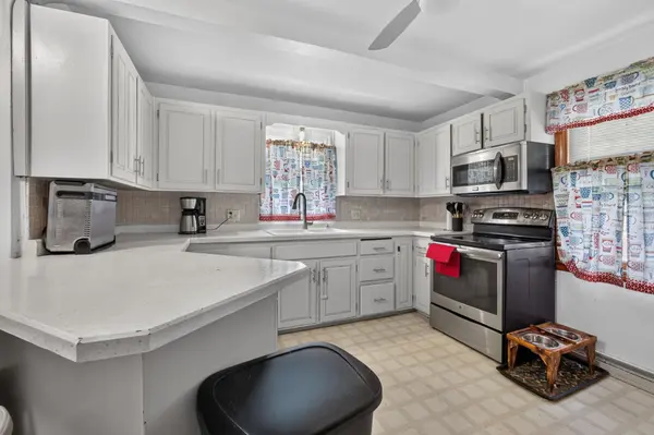 301 BURNS ST, Marinette, WI 54143