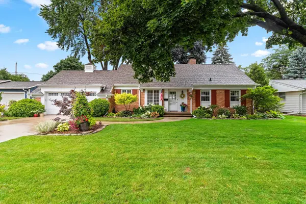 1049 KALFAHS ST, Neenah, WI 54956