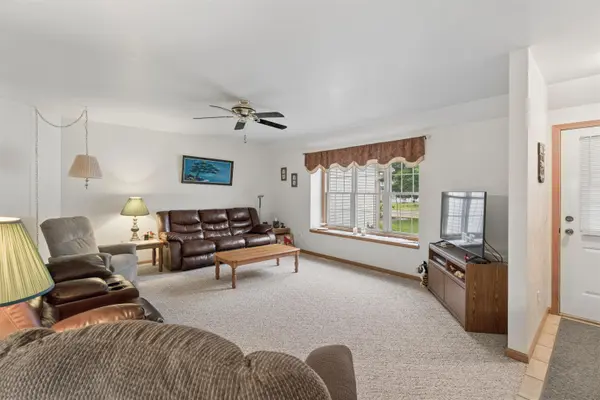 1123 STILLMEADOW LN, Menasha, WI 54952