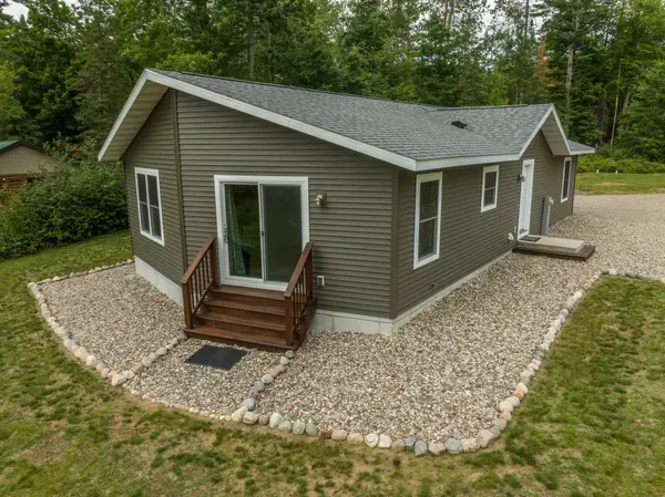 N12052 N POST LAKE DR, Elcho, WI 54428