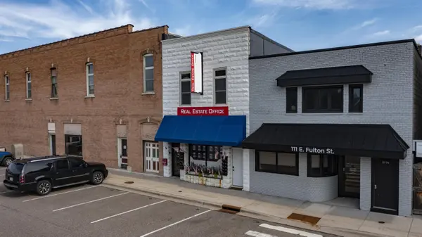 109 E FULTON ST, Waupaca, WI 54981