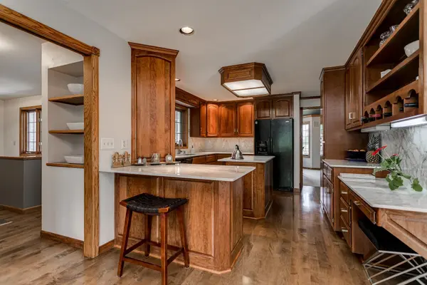 3040 WINDFIELD DR, Neenah, WI 54956