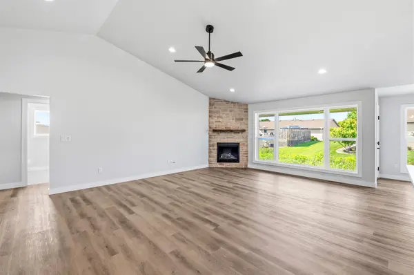 2749 STELOR DR, Green Bay, WI 54311