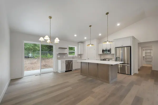 2480 BRENNER PL, Green Bay, WI 54301