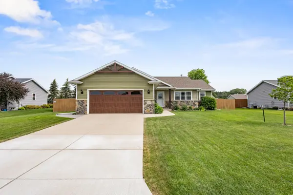 1427 ANTHEM DR, Neenah, WI 54956