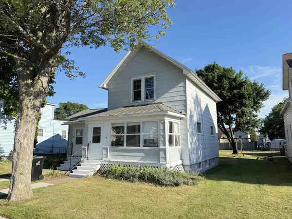 1817 13TH AVE, Menominee, MI 49858