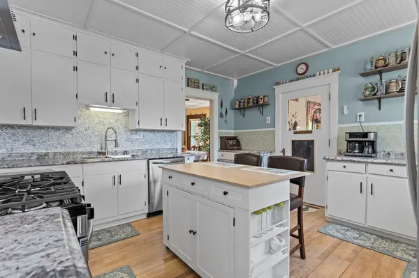 1309 WITZEL AVE, Oshkosh, WI 54902-5660