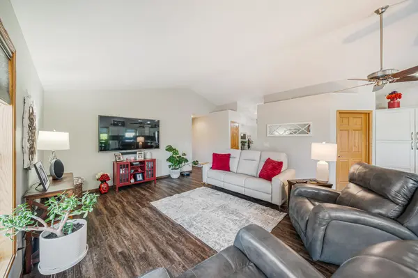 206 DONOVAN CIR, Rosendale, WI 54974