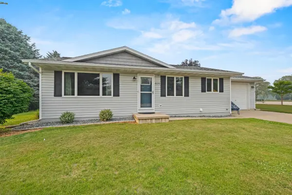 405 W GREENFIELD AVE, Algoma, WI 54201