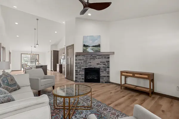 503 FOUNDERS WAY, Little Chute, WI 54140