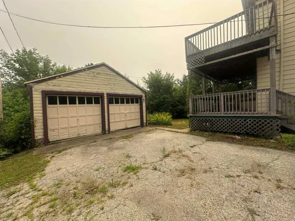 158 E MAIN ST, Hortonville, WI 54944