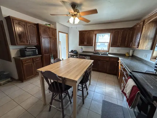 143 DAUPHIN ST, Green Bay, WI 54301