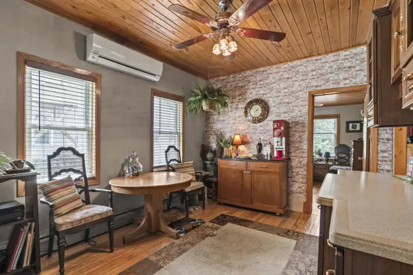 215 N DIVISION ST, Waupaca, WI 54981