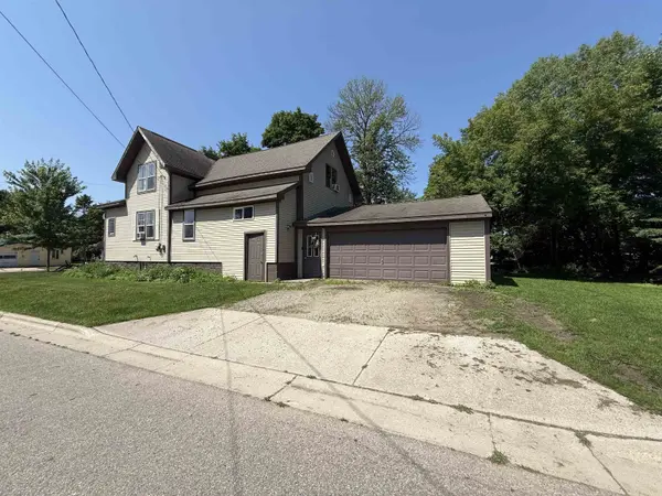 347 MADISON ST, Oconto, WI 54153