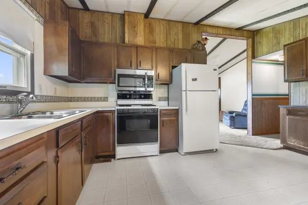 7888 NENNO RD, Allenton, WI 53002