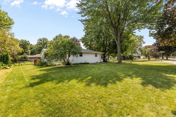 1212 E HARDING DR, Appleton, WI 54915