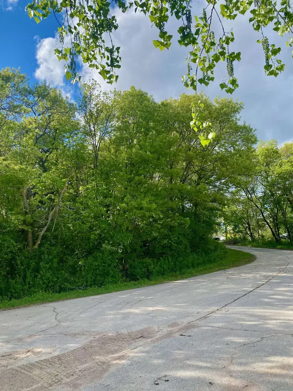 HILLSIDE DR, Weyauwega, WI 54983