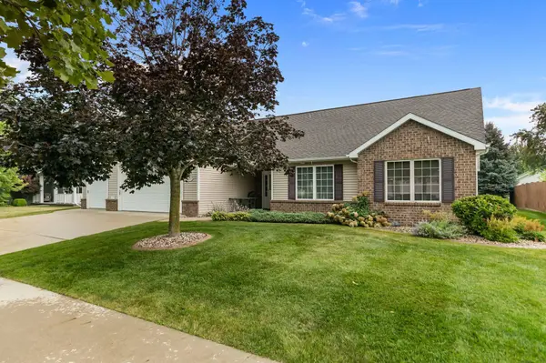 4013 E BENVALLEY DR, Appleton, WI 54913-9375