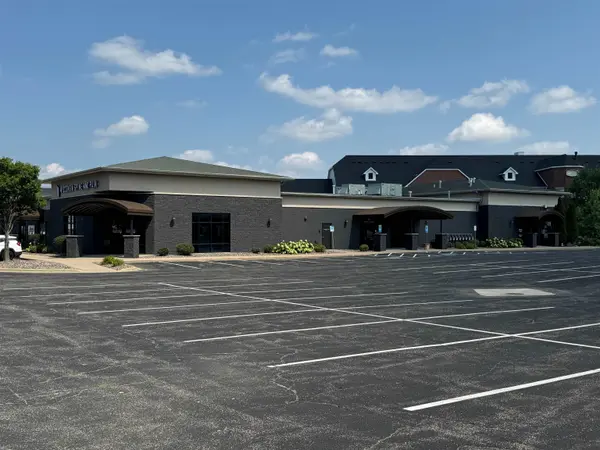1600 N CASALOMA DR, Appleton, WI 54913-8245