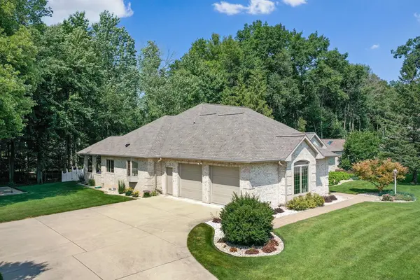 1184 PLEASANT VALLEY DR, Oneida, WI 54155-8634