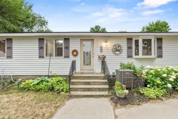 815 ELIZABETH AVE, Marinette, WI 54143