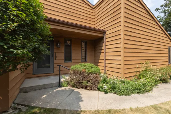 901 E WINDFIELD PL #D, Appleton, WI 54911