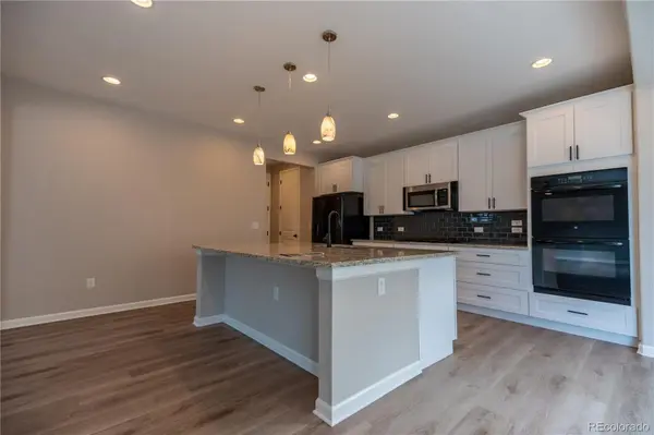 2389 Mccracken LN, Castle Rock, CO 80104