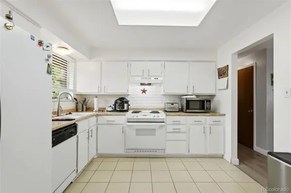 984 S Victor WAY, Aurora, CO 80012