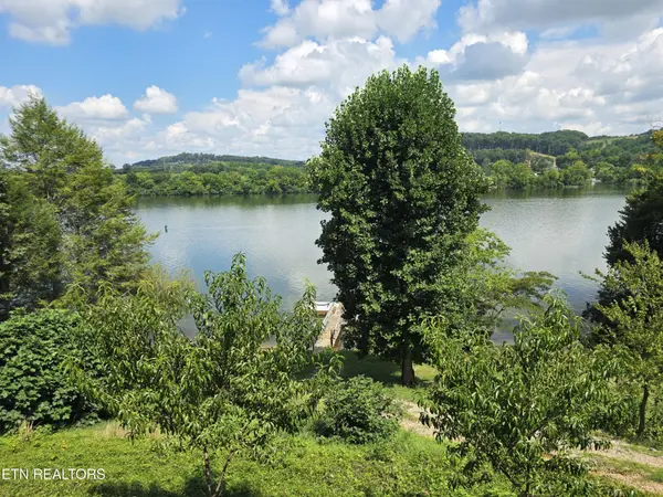 269 Lakeshore Vista Drive, Kingston, TN 37763