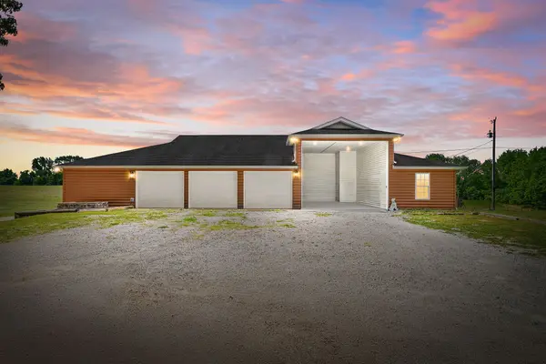 6026 Buzzard Creek Rd, Cedar Hill, TN 37032