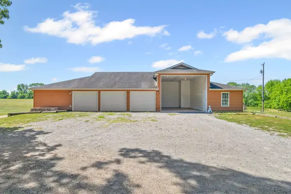 6026 Buzzard Creek Rd, Cedar Hill, TN 37032
