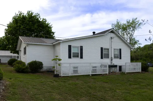 130 Elm Ln, Linden, TN 37096