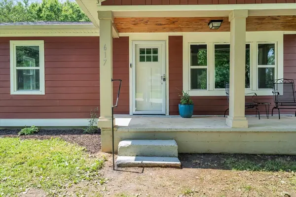 617 Fall River Rd, Lawrenceburg, TN 38464