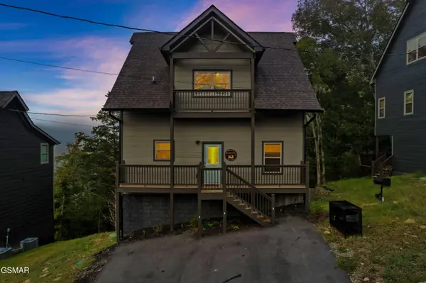 2125 Eagle Feather Drive, Sevierville, TN 37876