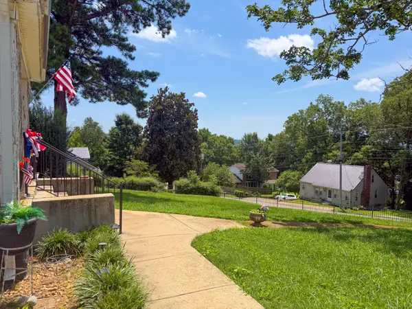 612 W Jefferson St, Pulaski, TN 38478