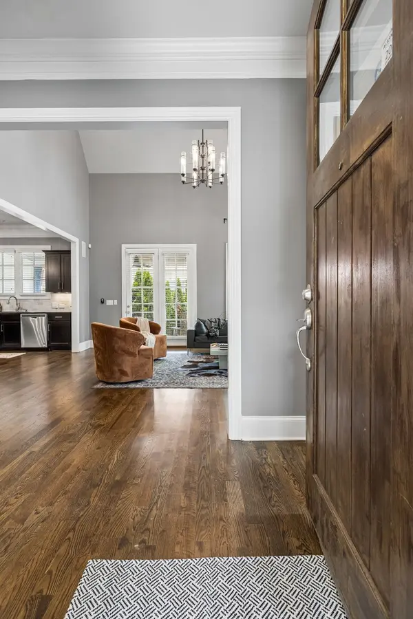 1749 Glen Echo Rd, Nashville, TN 37215