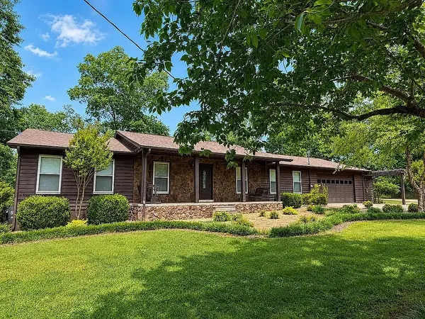 120 Smith Rd, Paris, TN 38242