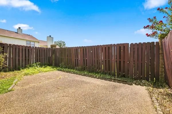 1040 Heritage Dr, Madison, TN 37115
