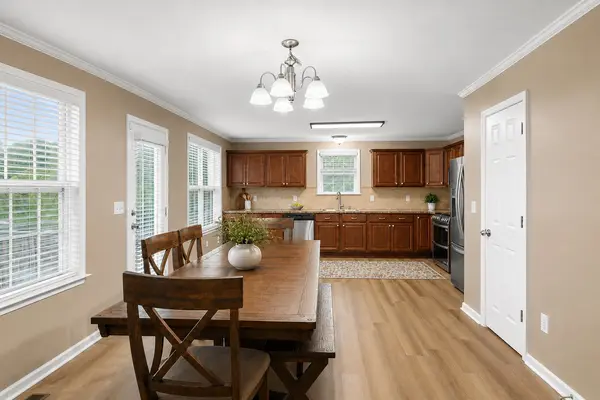 160 Lena Loop, Burns, TN 37029